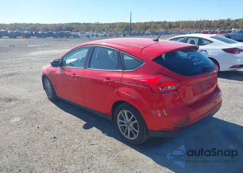 2016 Ford Focus Se z USA, uszkodzony, nr VIN 1FADP3K28GL263848